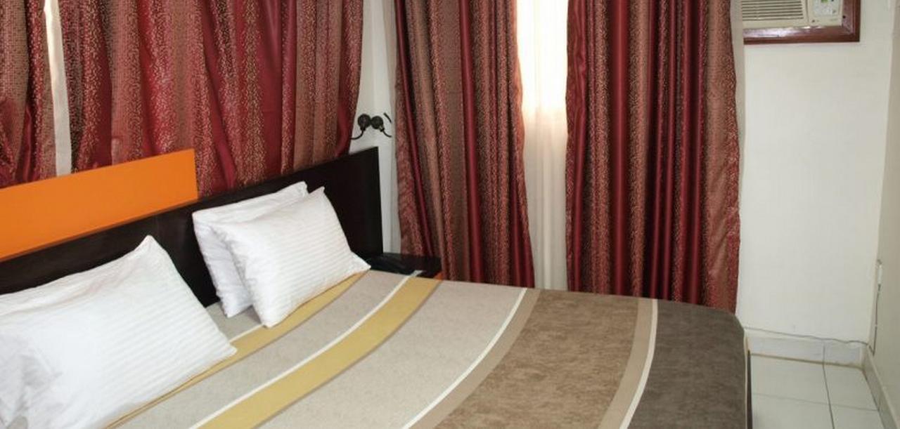 Prince Of Anthony 1960 Hotel Lagos Ngoại thất bức ảnh