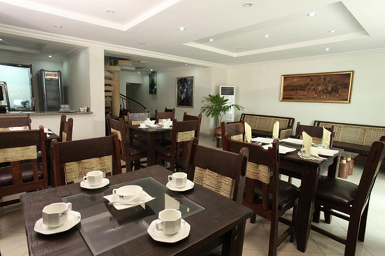 Prince Of Anthony 1960 Hotel Lagos Ngoại thất bức ảnh