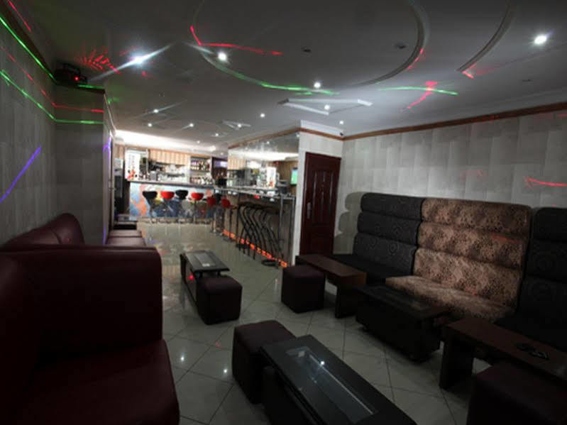 Prince Of Anthony 1960 Hotel Lagos Ngoại thất bức ảnh